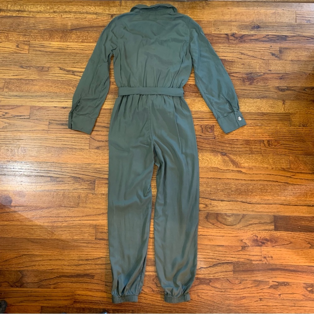 Justice Green Belted Romper Jumpsuit
Viscose Silk Material
Size 8 Medium
